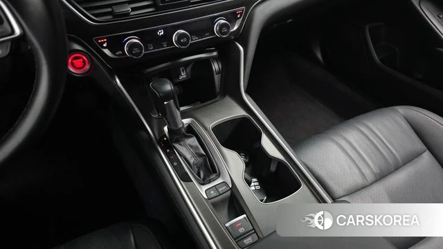 Honda Accord 10th Generation id 3886156 из Кореи 19