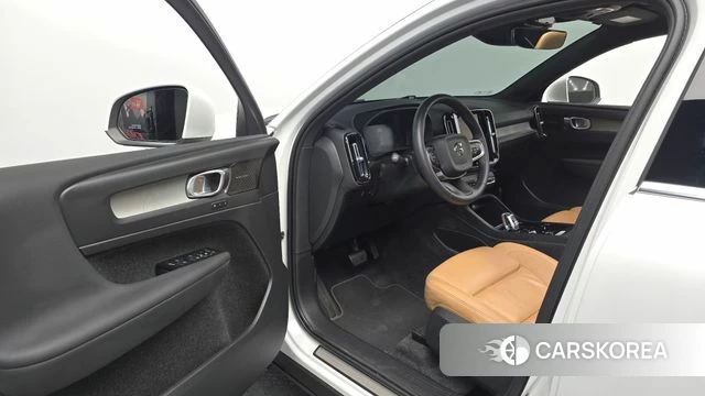 Volvo XC40 id 4401999 из Кореи 32