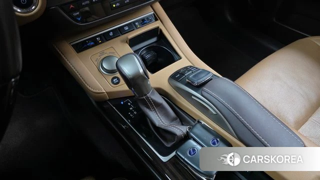 Lexus New ES300h id 4251292 из Кореи 29