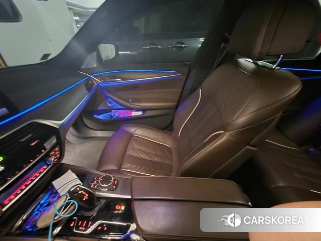 BMW 5 Series (G30) id 3911064 из Кореи 13