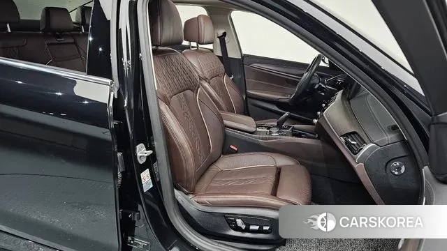 BMW 5 Series (G30) id 3269412 из Кореи 19