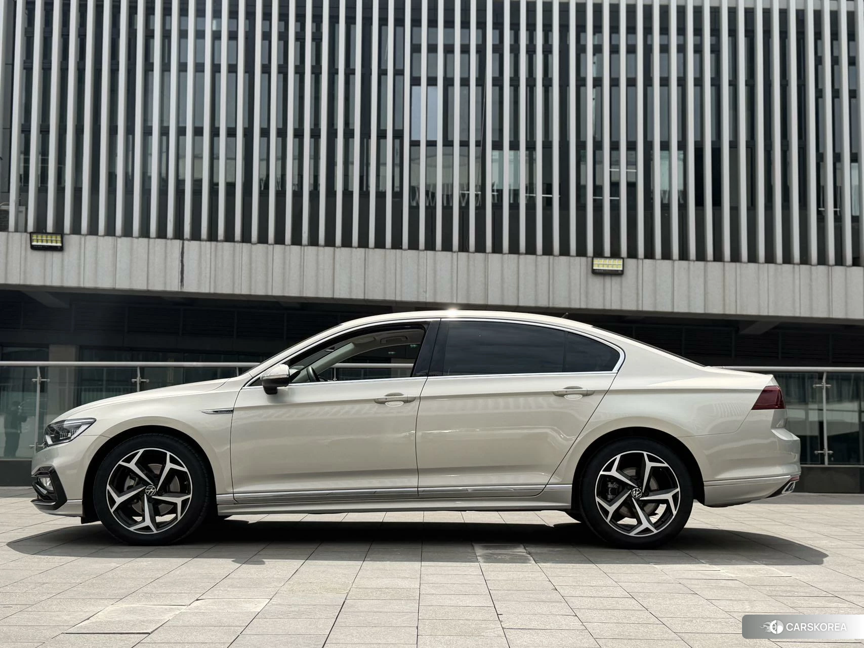 Volkswagen Magotan id 4421050 из Китая 10