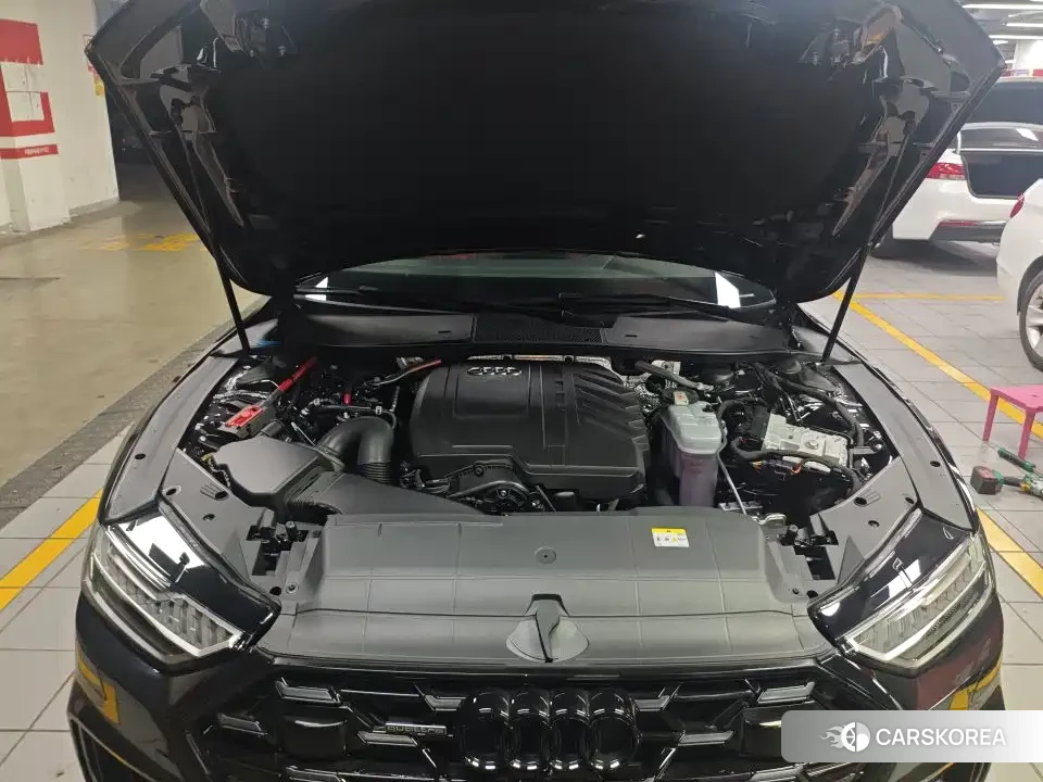 Audi A7L id 4583915 из Китая 10