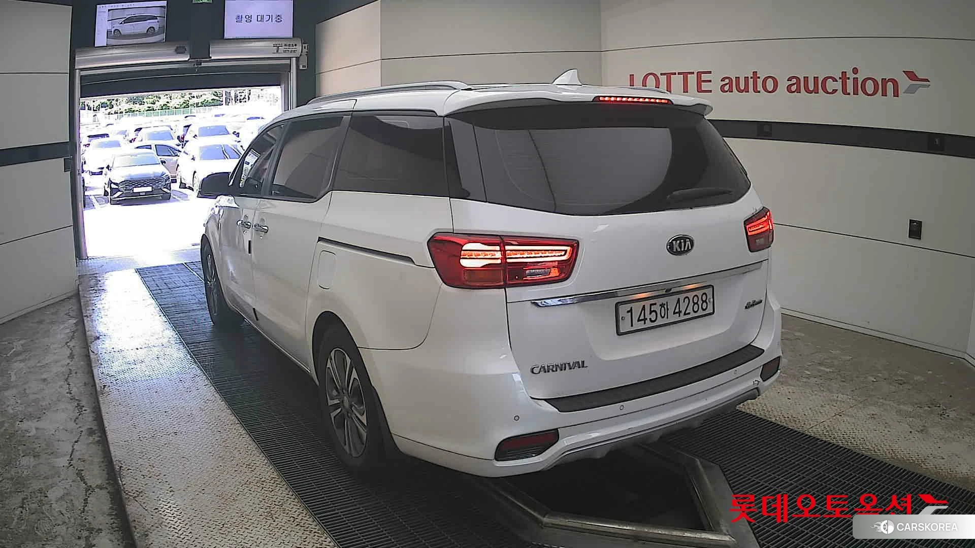 Kia Carnival id 4679356 из Кореи 36