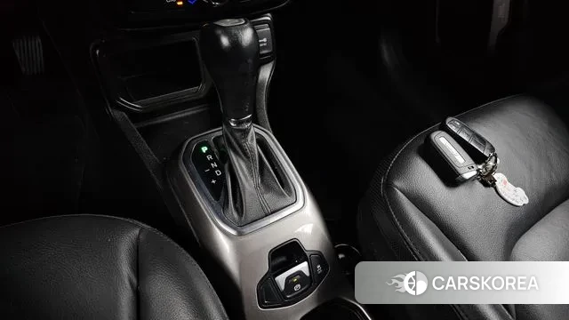 Jeep Renegade id 3237934 из Кореи 19