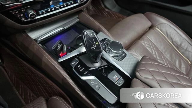 BMW 5 Series (G30) id 4196757 из Кореи 19