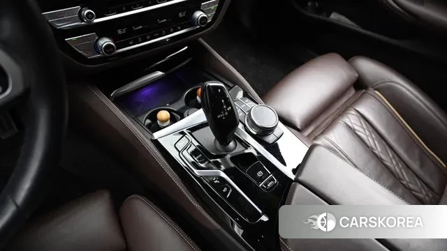 BMW 5 Series (G30) id 2969967 из Кореи 19