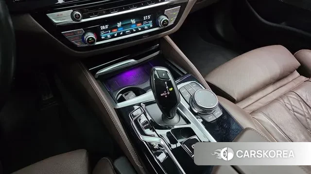 BMW 5 Series (G30) id 3649425 из Кореи 19