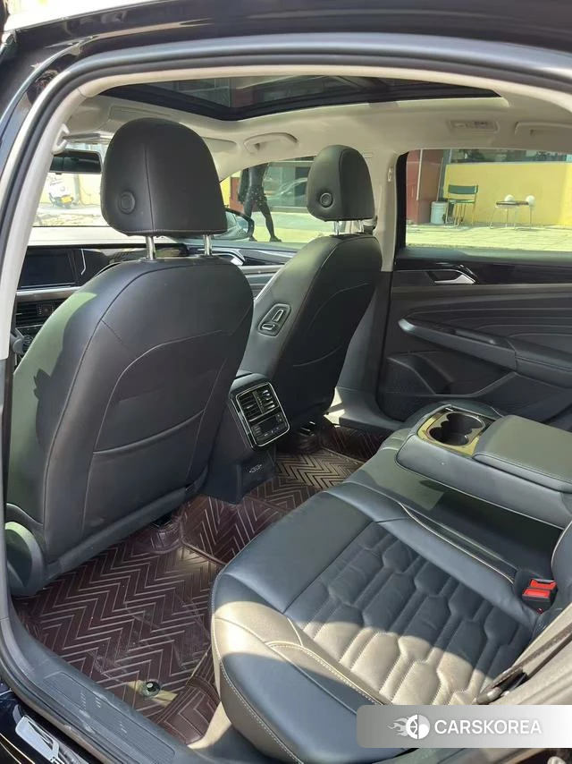 Volkswagen Passat id 4335917 из Китая 9