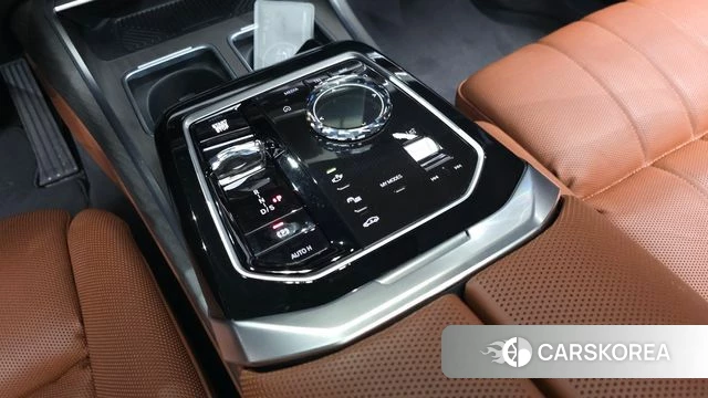 BMW 7 Series (G70) id 4200774 из Кореи 19