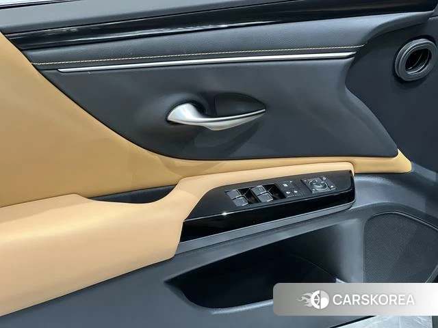 Lexus ES id 4278307 из Китая 18