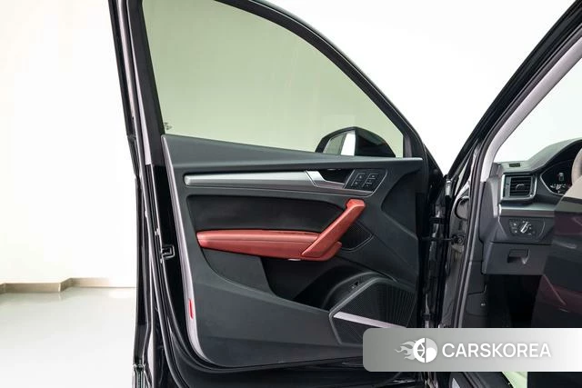 Audi Q5L id 4275993 из Китая 26