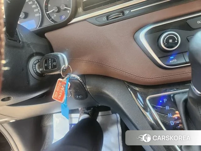 Hyundai The New Grand Starex id 2392113 из Кореи 19