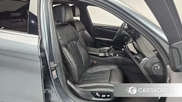 BMW 5 Series (G30) id 3363052 из Кореи 19