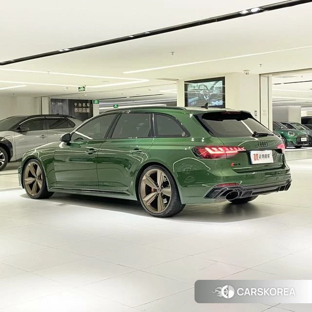 Audi RS 4 id 4222033 из Китая 26