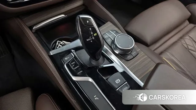 BMW 5 Series (G30) id 3055371 из Кореи 19