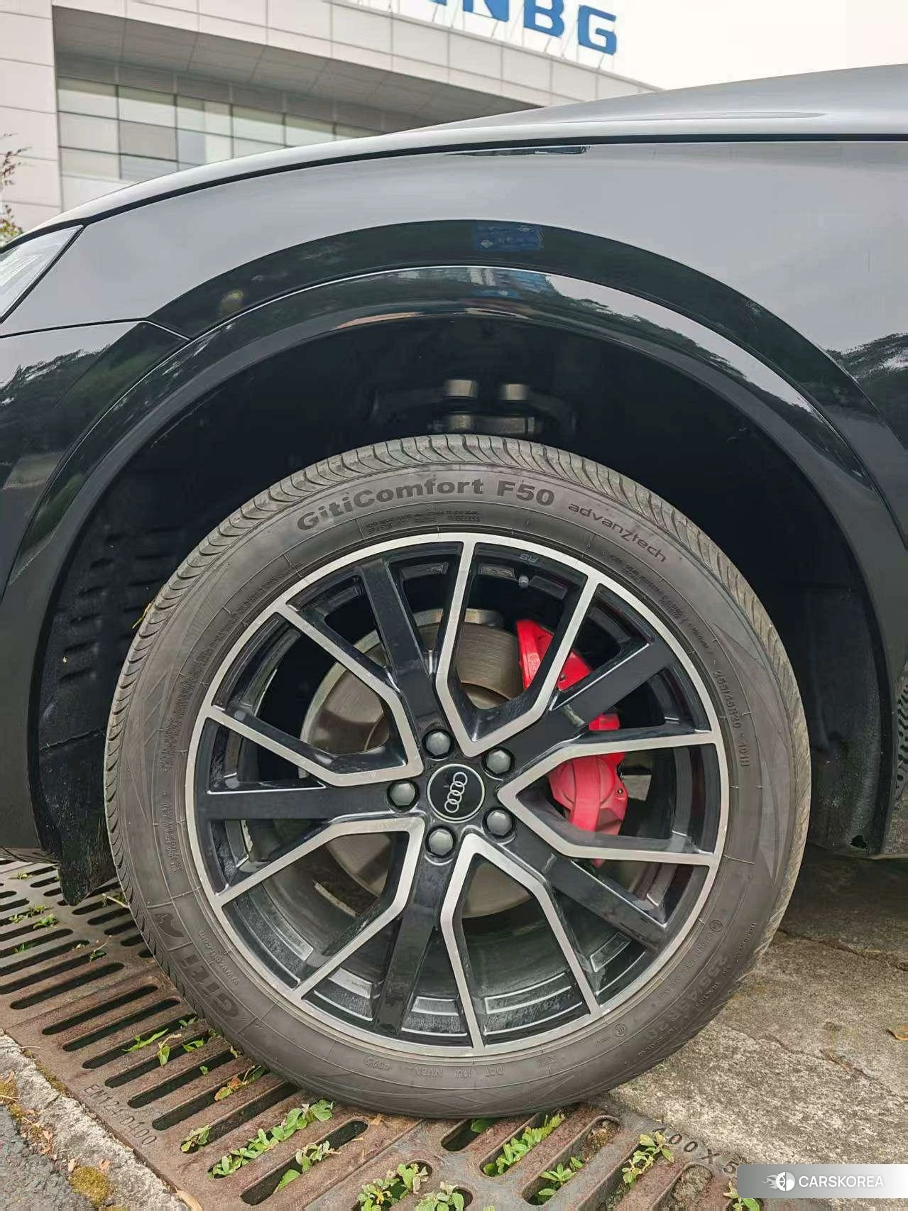 Audi Q5L id 4461751 из Китая 13