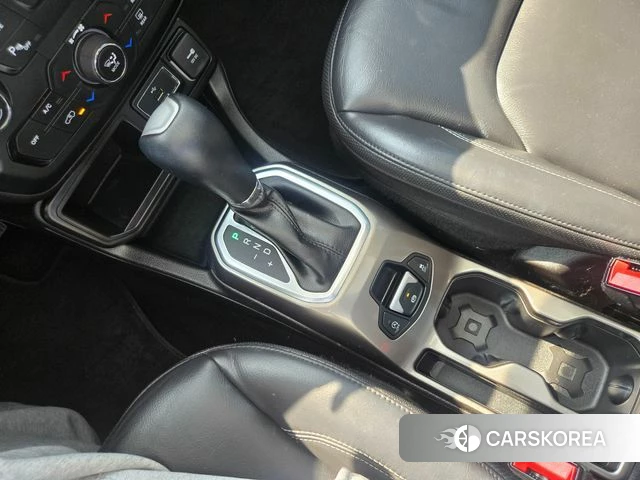 Jeep Renegade id 3844422 из Кореи 19