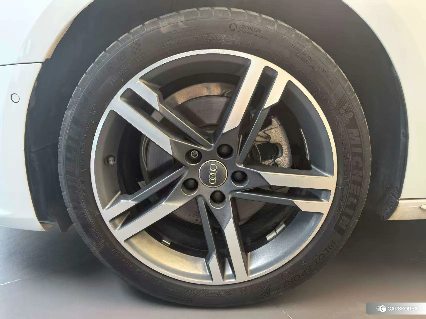 Audi A4L id 4420927 из Китая 13
