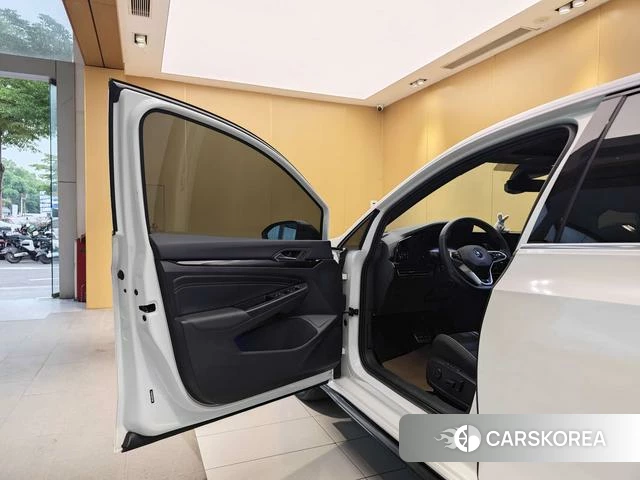 Volkswagen Golf id 4273683 из Китая 34