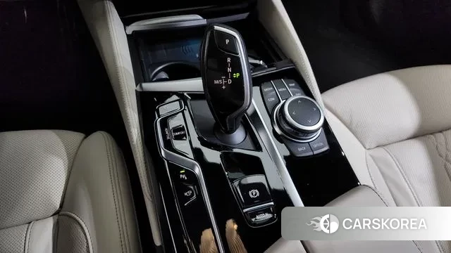 BMW 5 Series (G30) id 3721844 из Кореи 19