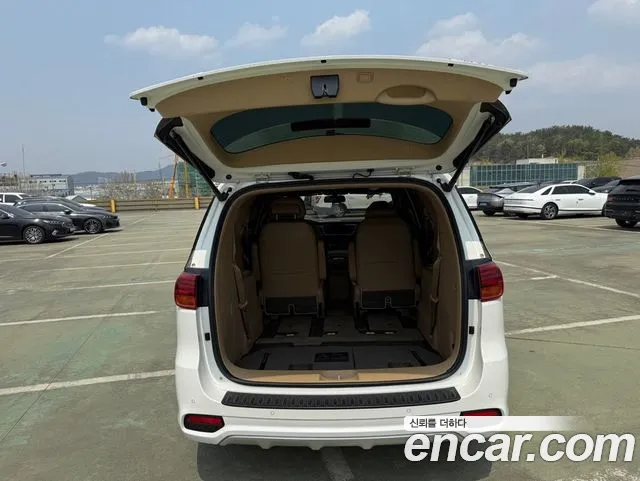 Kia The New Carnival id 2647604 из Кореи 19