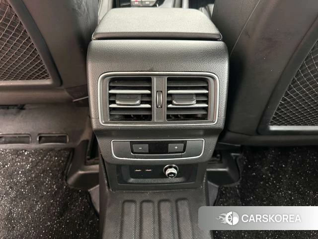 Audi Q5L id 4333657 из Китая 18