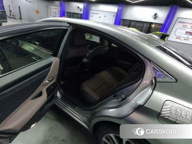 Lexus ES id 4365870 из Китая 12