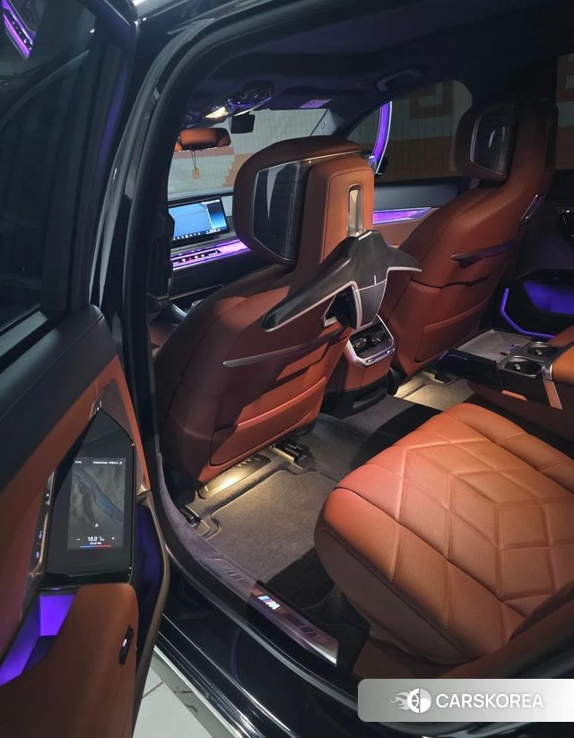 BMW 7 Series (G70) id 3896383 из Кореи 11