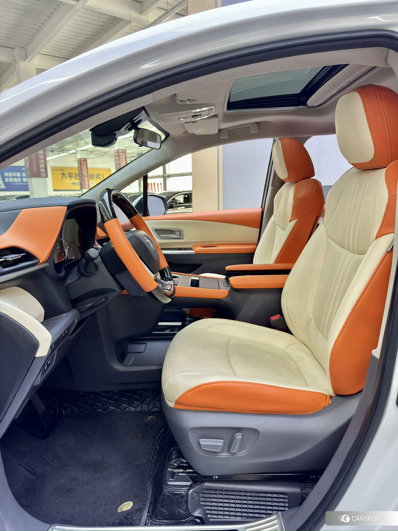 Toyota Sienna id 4510916 из Китая 13