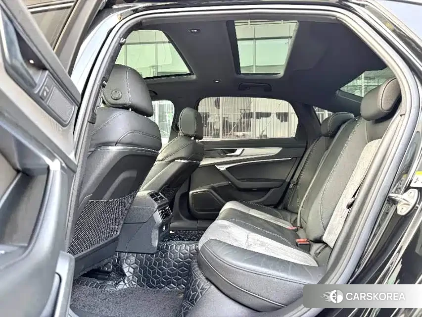 Audi A6L id 4589380 из Китая 9