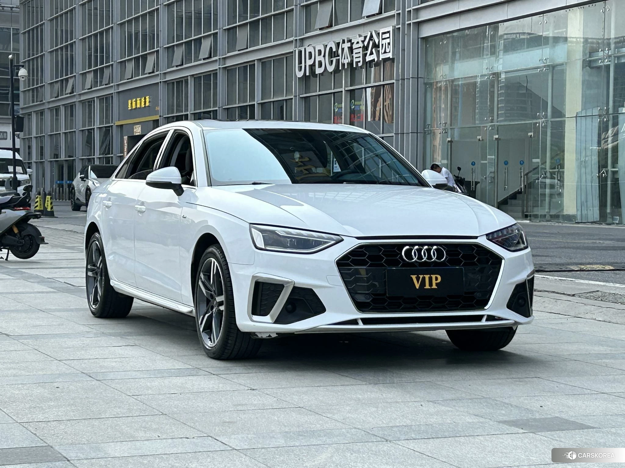 Audi A4L id 4513459 из Китая 18