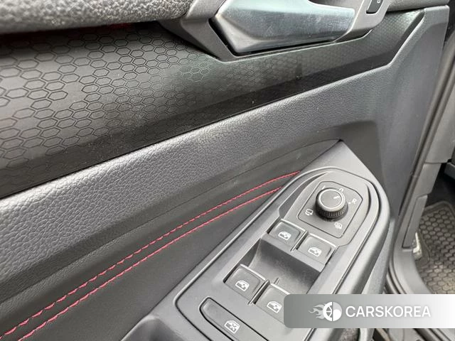 Volkswagen Golf GTI id 4214028 из Китая 9