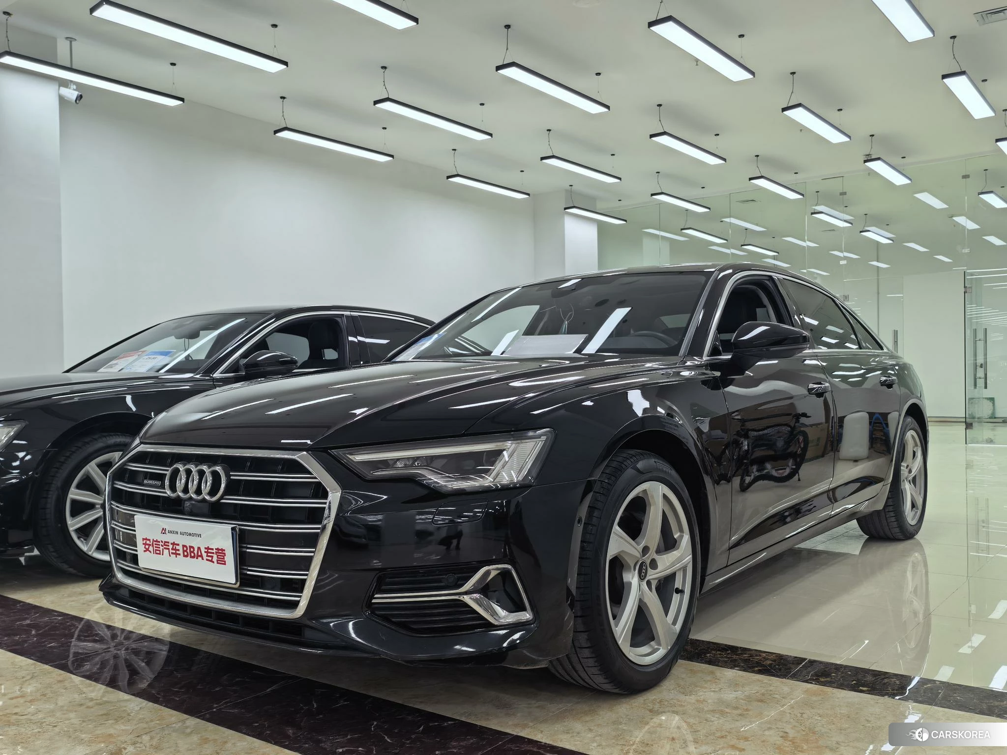Audi A6L id 4513471 из Китая 9