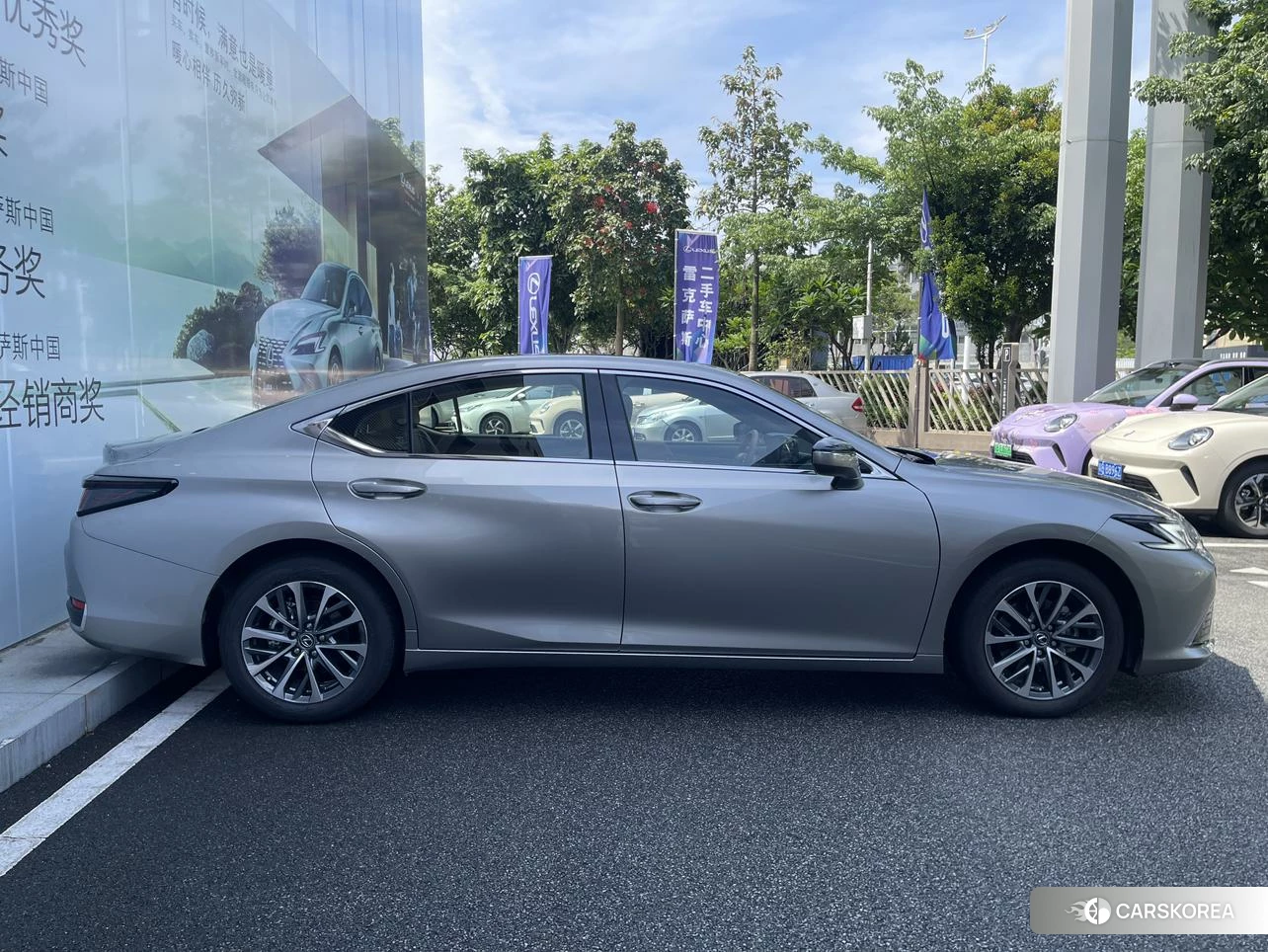 Lexus ES id 4454496 из Китая 17