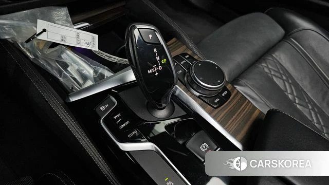 BMW 5 Series (G30) id 3845385 из Кореи 19