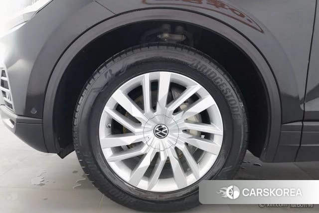 Volkswagen Touareg id 4210708 из Китая 23