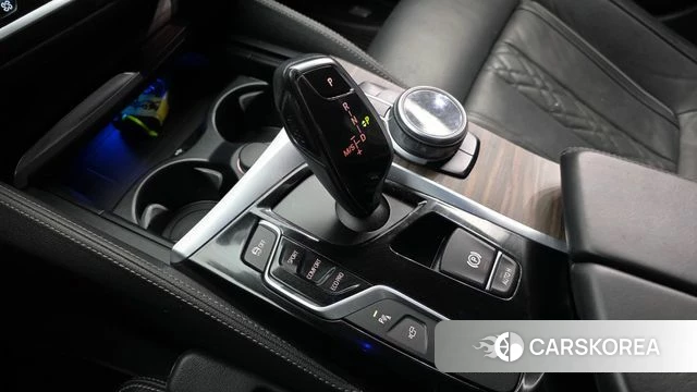 BMW 5 Series (G30) id 3845852 из Кореи 19