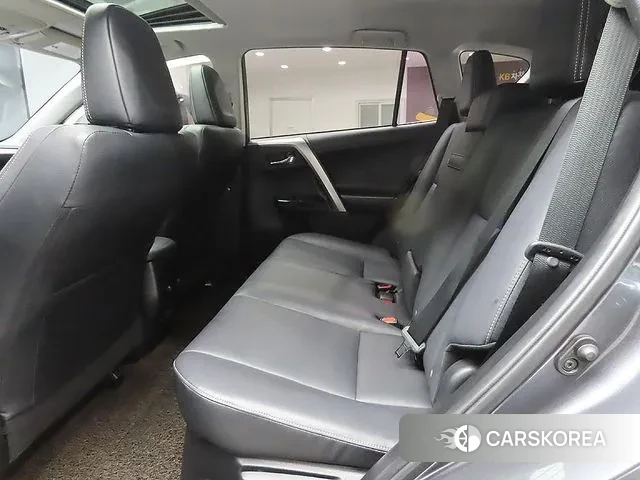 Toyota RAV4 id 3413168 из Кореи 19