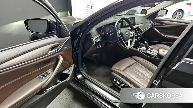 BMW 5 Series (G30) id 3873789 из Кореи 19