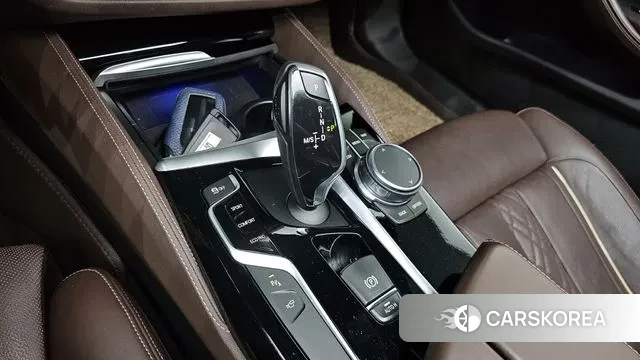 BMW 5 Series (G30) id 3039445 из Кореи 19