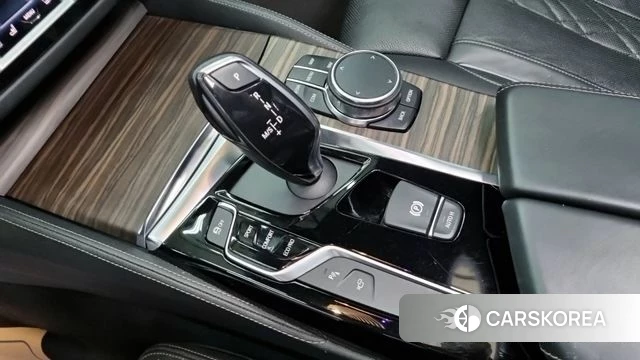 BMW 5 Series (G30) id 4491181 из Кореи 16