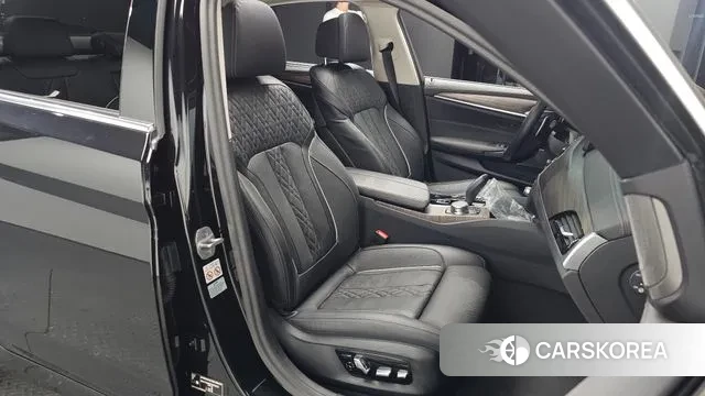 BMW 5 Series (G30) id 3354177 из Кореи 19