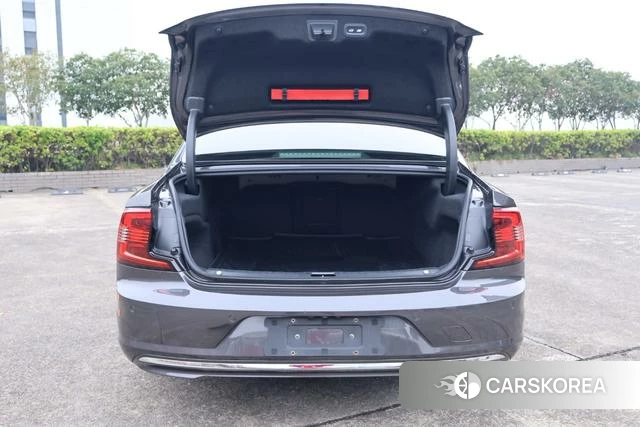 Volvo S90 PHEV id 4212778 из Китая 19