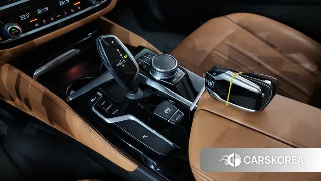 BMW 5 Series (G30) id 3801566 из Кореи 19