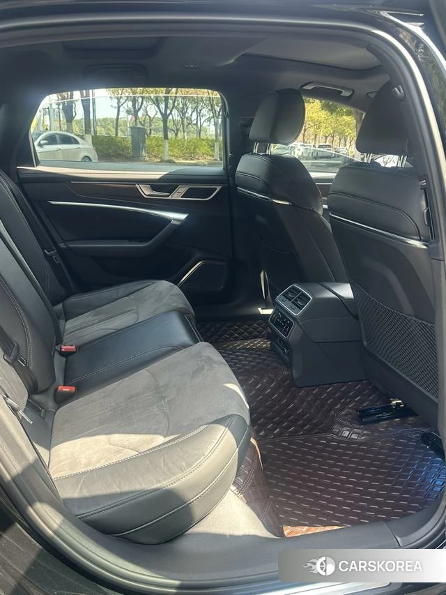 Audi A6L id 4278395 из Китая 11