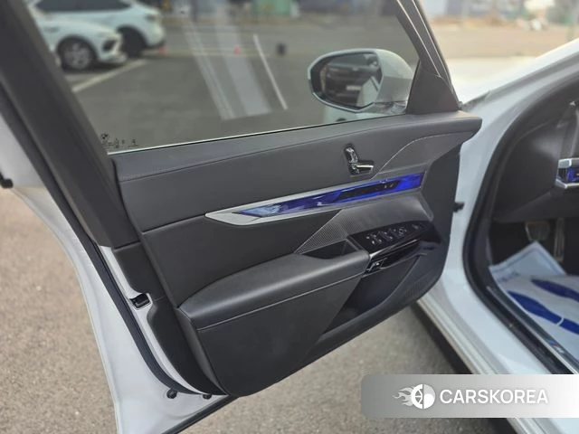 BMW 7 Series (G70) id 3919646 из Кореи 19