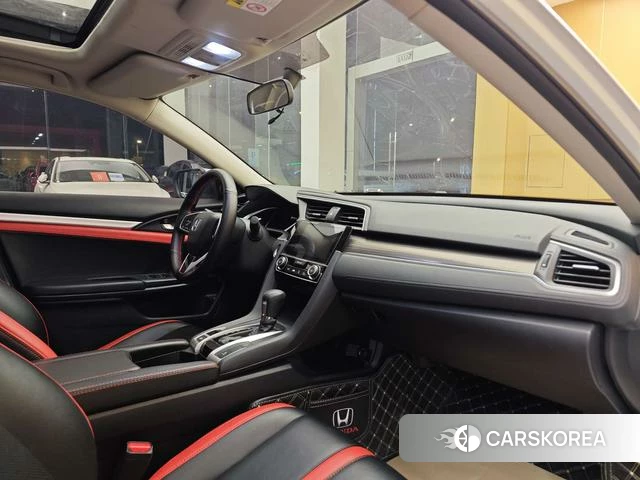 Honda Civic id 4220907 из Китая 32