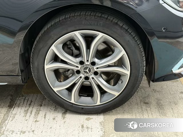 Mercedes-Benz E-class id 4393967 из Китая 18