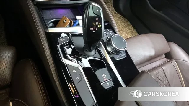 BMW 5 Series (G30) id 3013925 из Кореи 19